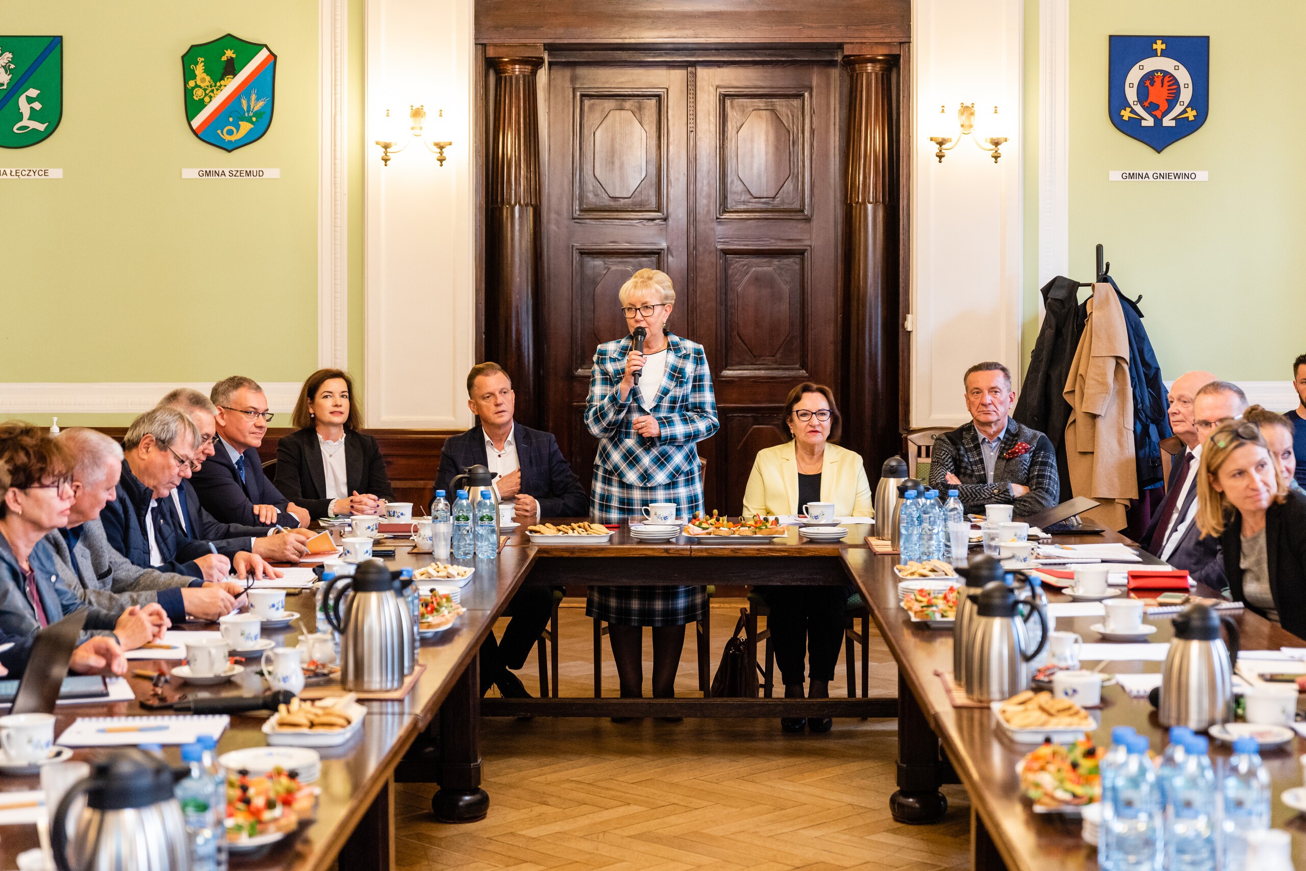 Samorządowcy podczas spotkania w wejherowskim starostwie.