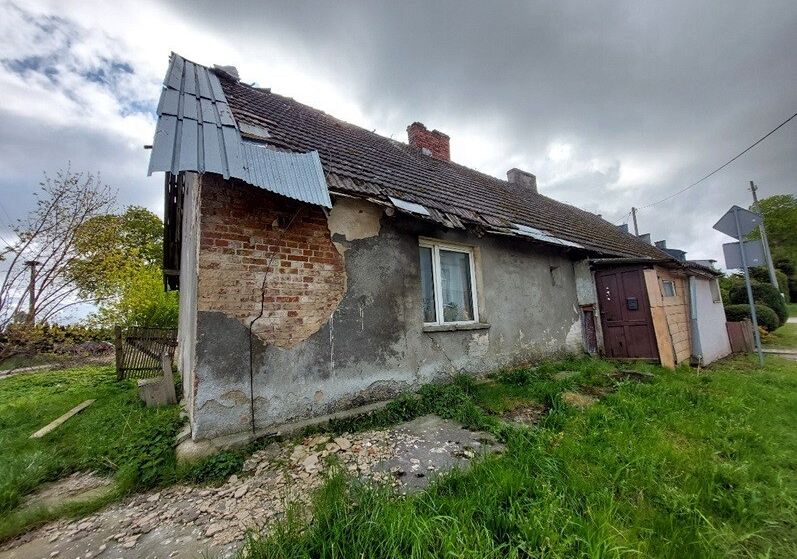 Grafika 1: Ogłoszenie o pierwszym przetargu ustnym nieograniczonym na sprzedaż nieruchomości gruntowej zabudowanej położonej w miejscowości Janowice