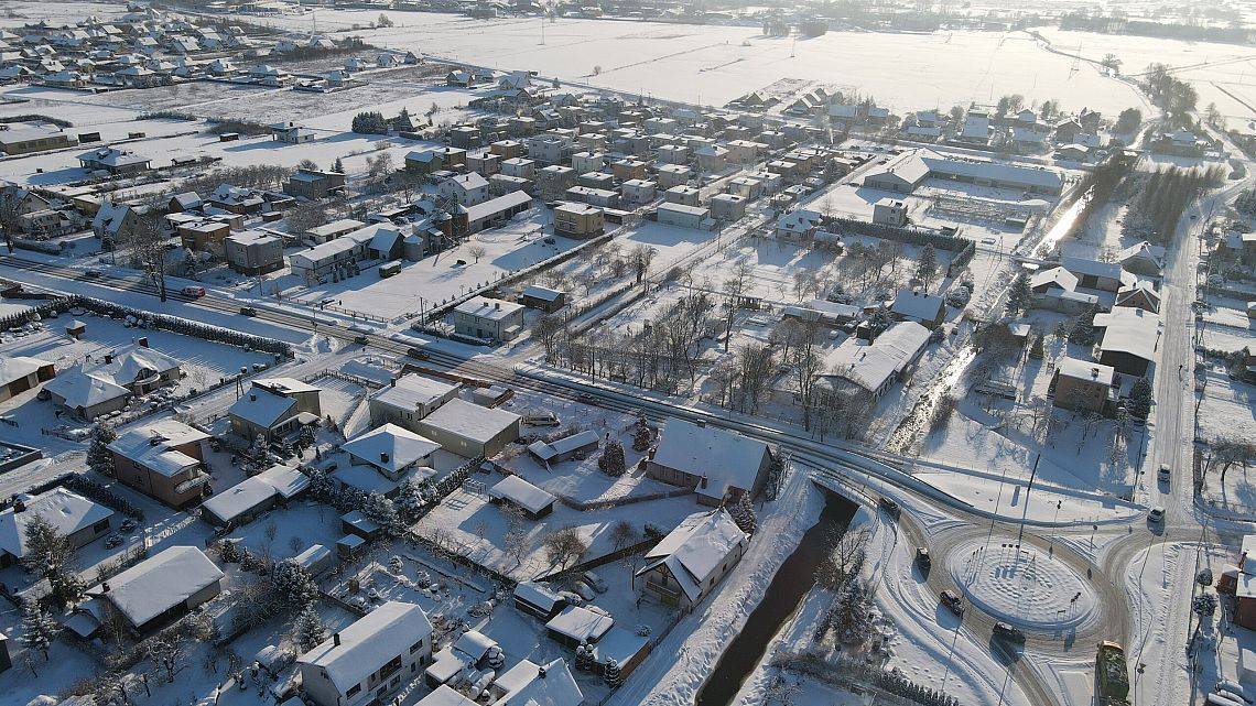 Panorama miejscowości Nowa Wieś Lęborska w zimowej scenerii.