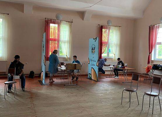 Szczepienia przeciw Covid-19 w świetlicy w Redkowicach.