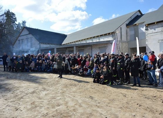 Pamiątkowe wspólne zdjęcie uczestników wydarzenia. Fot. Marcin Kapela, Dziennik Bałtycki