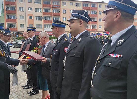 Druhowie OSP w Nowej Wsi Lęborskiej dziękują zaangażowanym osobom w pomoc przy zakupie nowego pojazdu.