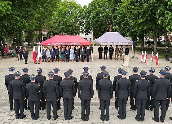 Uroczystość 30-lecia PSP na Placu Pokoju w Lęborku.