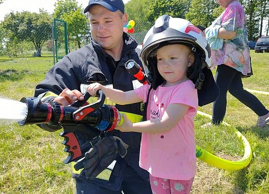 Grafika 14: Relacja z rodzinnego festynu z okazji Dnia Dziecka w Łebieniu