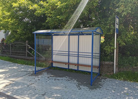 Nowa wiata przystankowa w m. Kębłowo Nowowiejskie