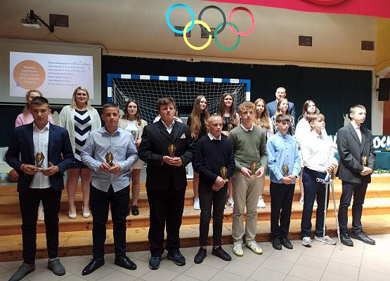 Chłopcy z nagrodami