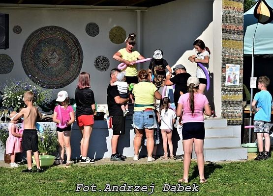 Grafika 8: Relacja z pikniku rodzinnego w Lędziechowie