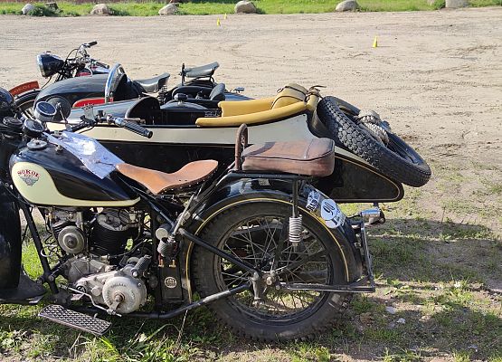 Zabytkowe motocykle podczas rundy Mistrzostw Polski.