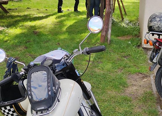 Zabytkowy motocykl podczas rundy Mistrzostw Polski.