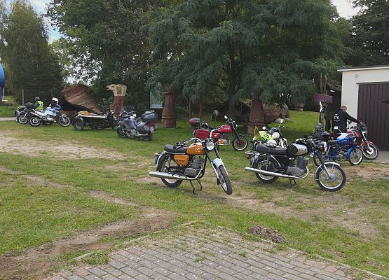 Zabytkowe motocykle podczas rundy Mistrzostw Polski.