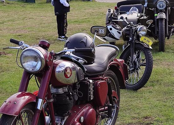 Zabytkowe motocykle podczas rundy Mistrzostw Polski.