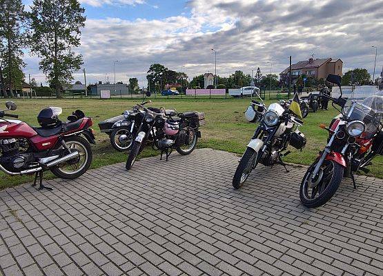 Zabytkowe motocykle podczas rundy Mistrzostw Polski.