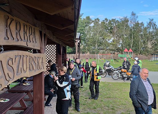 Zabytkowe motocykle podczas rundy Mistrzostw Polski na terenie rekreacyjnym w Krępie Kaszubskiej.