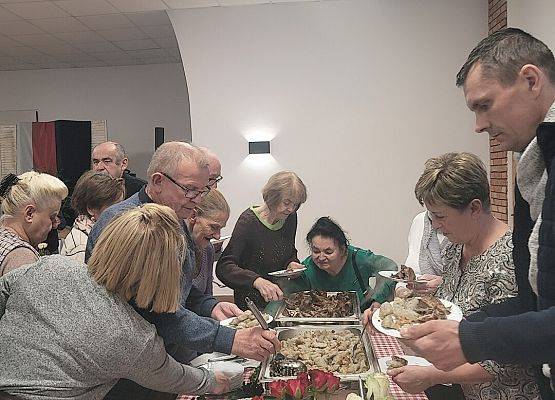Obiad sąsiedzki w Pogorzelicach.