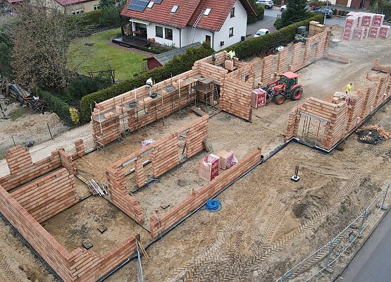 Grafika 5: Trwa budowa świetlicy w Mostach