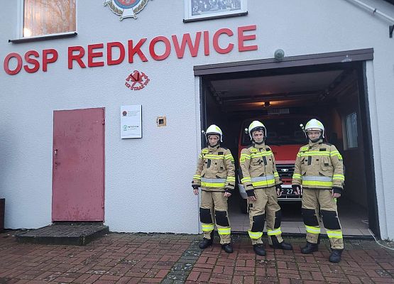 Grafika 5: Strażacy OSP z nowym wyposażaniem