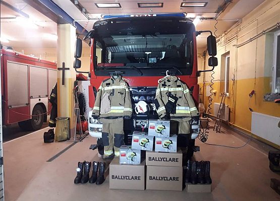 Grafika 2: Strażacy OSP z nowym wyposażaniem