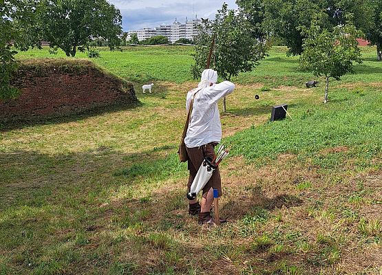 Donat Grotha podczas Mistrzostw Europy Łucznictwa Historycznego w Alba Lulia w Rumunii
