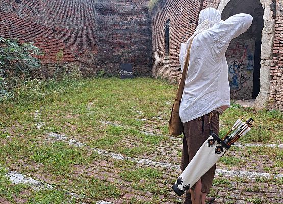 Donat Grotha podczas Mistrzostw Europy Łucznictwa Historycznego w Alba Lulia w Rumunii