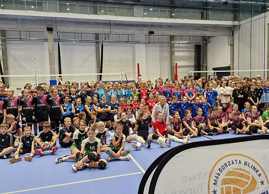 Grafika 1: UKS Libero Łebień na Ogólnopolskim Turnieju Minipiłki Siatkowej o Puchar Małgorzaty Glinki w Wałczu