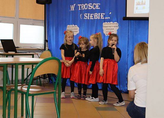 Grafika 1: Spotkanie dyrektorów szkół z wizytatorem Kuratorium Oświaty w Gdańsku