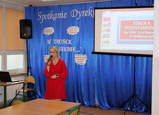 Grafika 2: Spotkanie dyrektorów szkół z wizytatorem Kuratorium Oświaty w Gdańsku