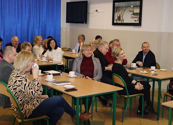 Grafika 3: Spotkanie dyrektorów szkół z wizytatorem Kuratorium Oświaty w Gdańsku