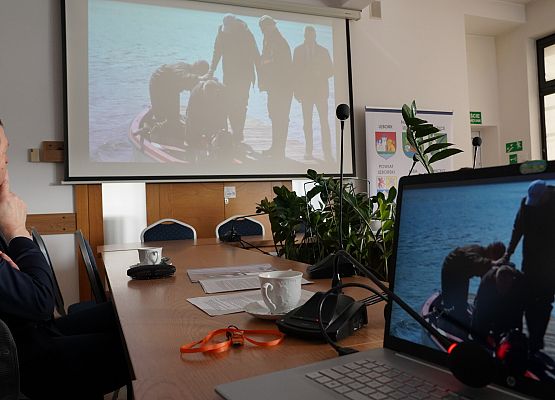 Prezentacja filmu z badań środowiskowych jeziora i wsparciu Gminnego Koła PZW "Pstrąg" w Nowej Wsi Lęborskiej.