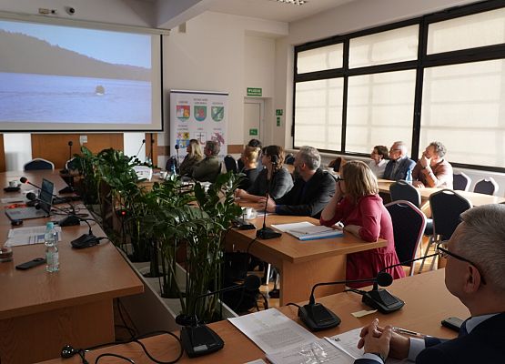 Prezentacja filmu z badań środowiskowych jeziora i wsparciu Gminnego Koła PZW "Pstrąg" w Nowej Wsi Lęborskiej
