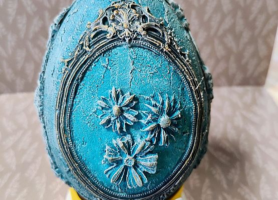 Ozdobione jajko. Ozdoba wielkanocna. grafika