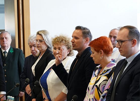 Grafika 30: Uroczysta I Sesja Rady Gminy IX kadencji