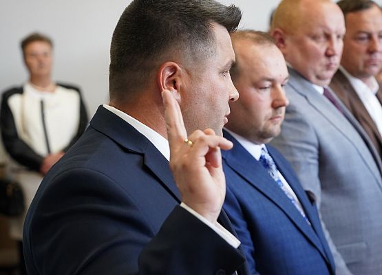 Grafika 31: Uroczysta I Sesja Rady Gminy IX kadencji