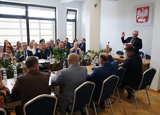 Grafika 33: Uroczysta I Sesja Rady Gminy IX kadencji