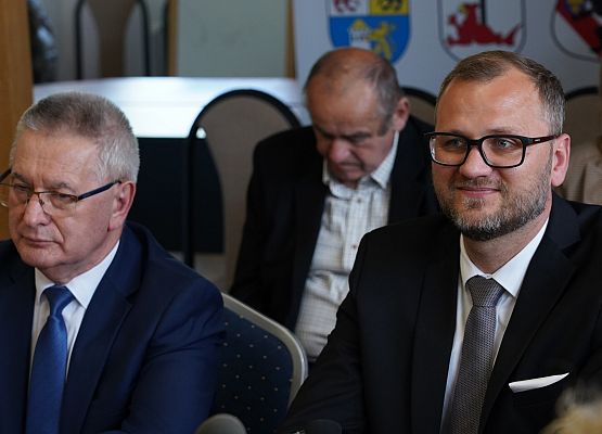 Grafika 42: Uroczysta I Sesja Rady Gminy IX kadencji