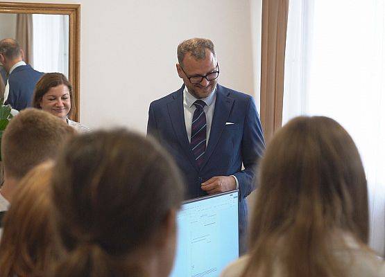 Grafika 8: Dzień Dziecka w Urzędzie Gminy