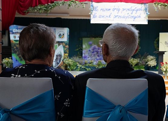 Grafika 8: Wręczenie medali Prezydenta RP za 50-letnie pożycie małżeńskie