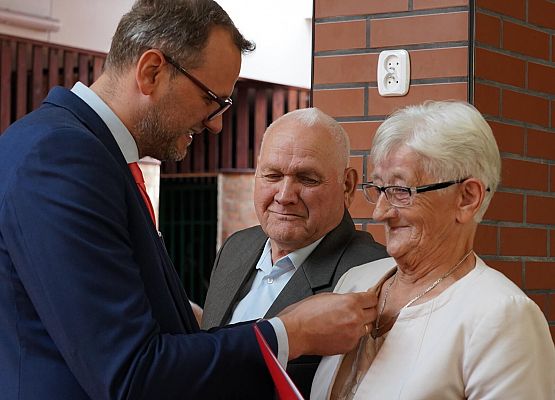 Grafika 15: Wręczenie medali Prezydenta RP za 50-letnie pożycie małżeńskie