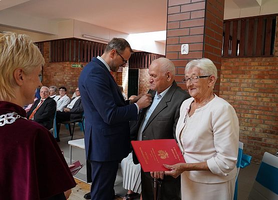 Grafika 16: Wręczenie medali Prezydenta RP za 50-letnie pożycie małżeńskie