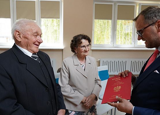 Grafika 22: Wręczenie medali Prezydenta RP za 50-letnie pożycie małżeńskie