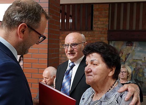 Grafika 25: Wręczenie medali Prezydenta RP za 50-letnie pożycie małżeńskie