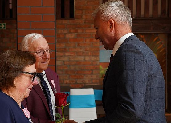 Grafika 27: Wręczenie medali Prezydenta RP za 50-letnie pożycie małżeńskie
