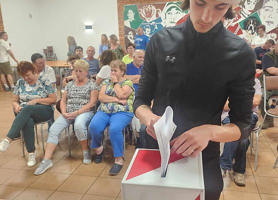 Głosowanie mieszkańców.