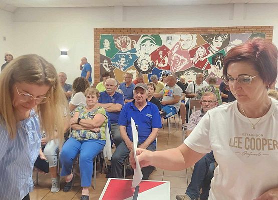 Głosowanie mieszkańców.