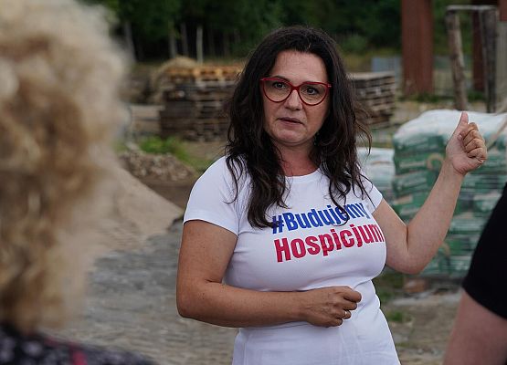 Grafika 3: Radni i Wójt Gminy odwiedzili budowę hospicjum w Pogorzelicach