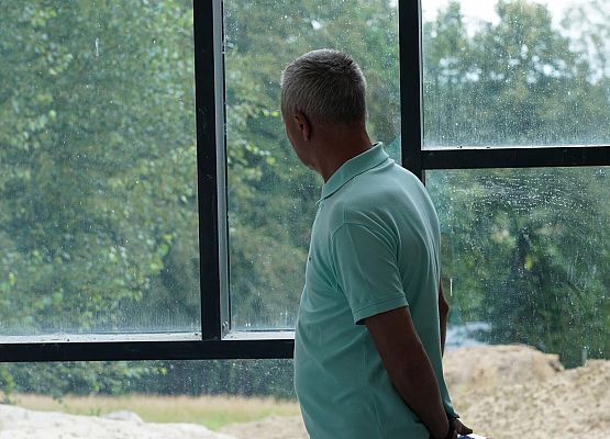 Grafika 21: Radni i Wójt Gminy odwiedzili budowę hospicjum w Pogorzelicach