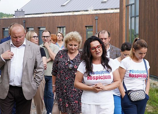 Grafika 38: Radni i Wójt Gminy odwiedzili budowę hospicjum w Pogorzelicach
