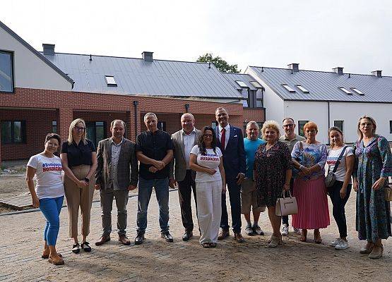 Grafika 40: Radni i Wójt Gminy odwiedzili budowę hospicjum w Pogorzelicach