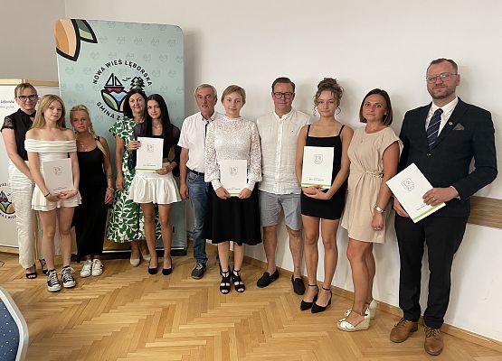 Grafika 16: Nagrody i wyróżnienia w oświacie