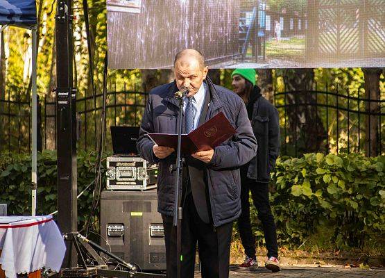 Grafika 28: Uroczystości ku czci pomordowanych więźniów Obozu Koncentracyjnego Stutthof (relacja)