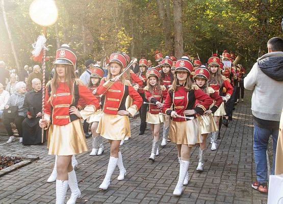 Grafika 29: Uroczystości ku czci pomordowanych więźniów Obozu Koncentracyjnego Stutthof (relacja)